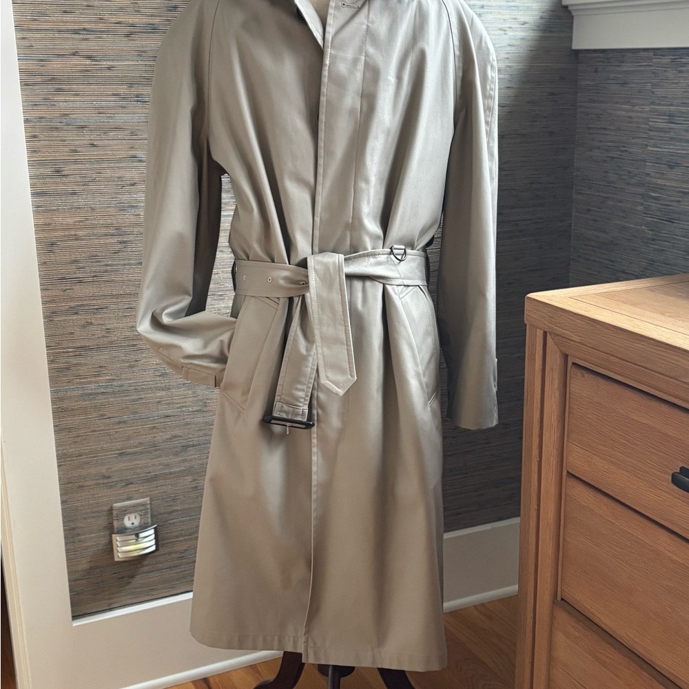 Burberry Men's Classic Tan Trench Coat